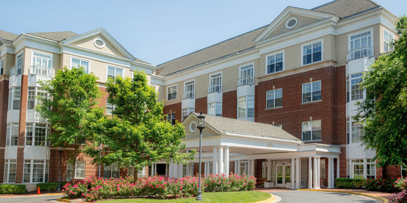 Exterior of Grand Oaks Assisted Living